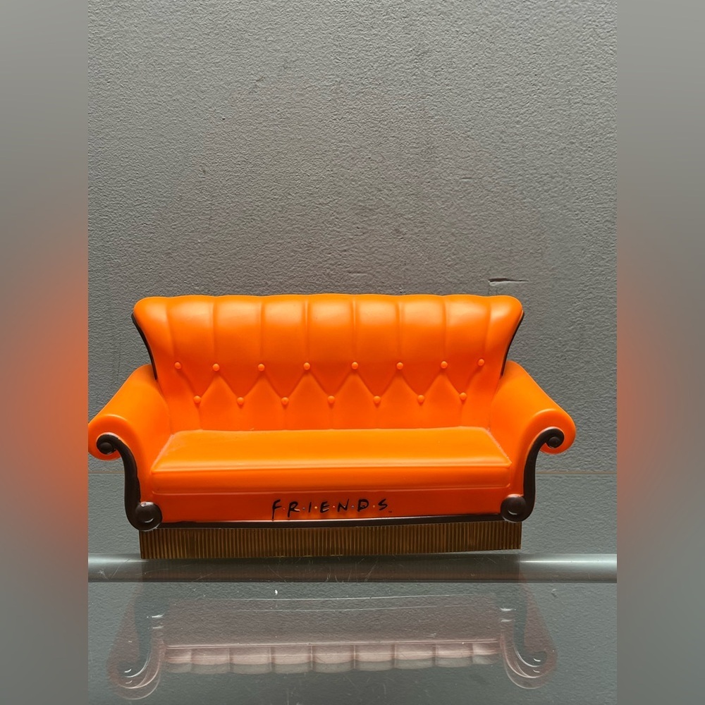 FRIENDS Piggy Bank Sofa